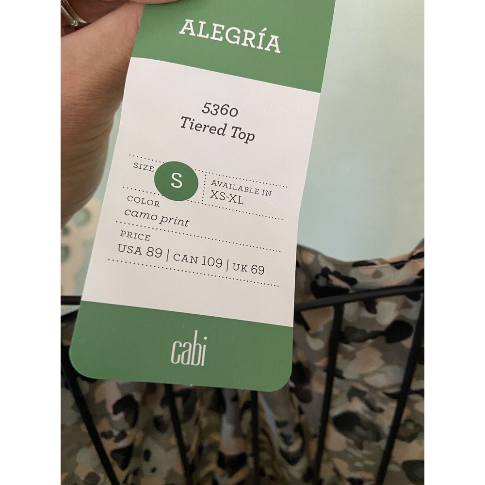 Cabi Alegria Collection #5360‎ Tiered Cold Shoulder Top Camo Women's Size Small - Picture 6 of 7